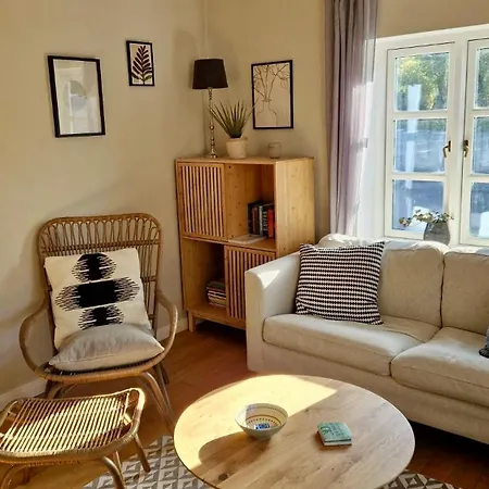 Romantic House In Charming Village Apartment *