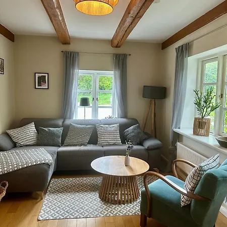 Romantic House In Charming Village Apartment *